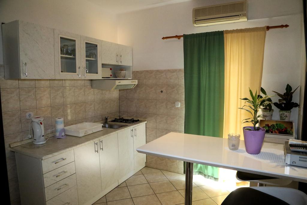 Apartments Divkovic Хвар Стая снимка