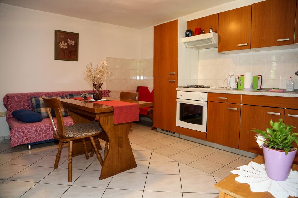Apartments Divkovic Хвар Стая снимка